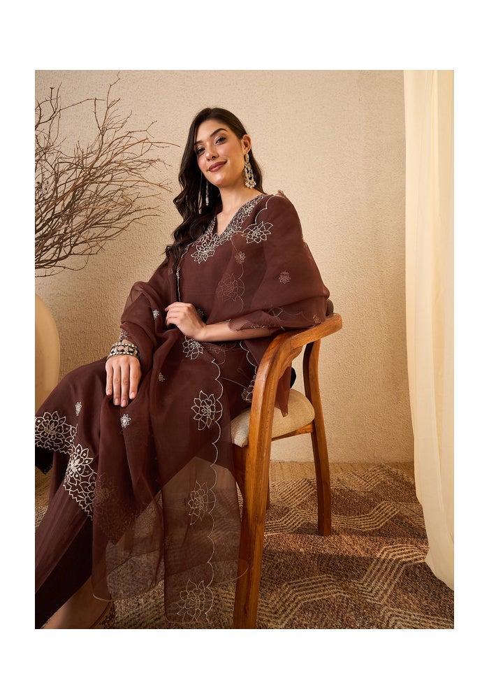 Malishka Export Embroidered Silk Blend Kurta Pant Set for Women - Image 4